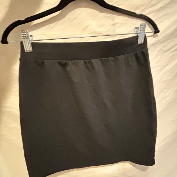 Bodycon Mini Skirt - Picture 2 of 3